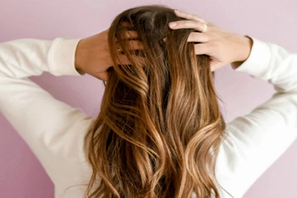 استفاده از مواد شیمیایی برای تغییر رنگ مو