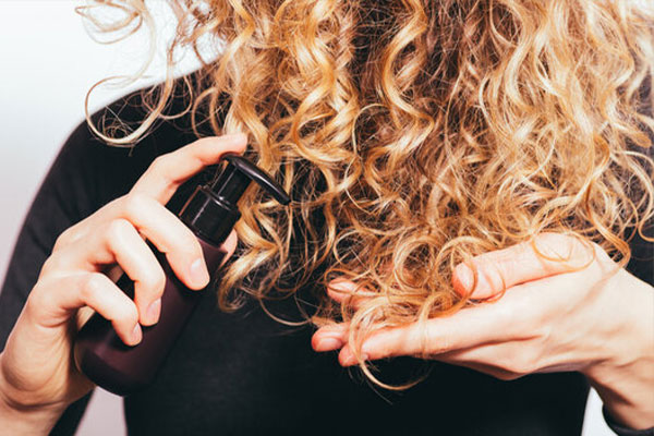 بهترین سرم مو برای موهای فر