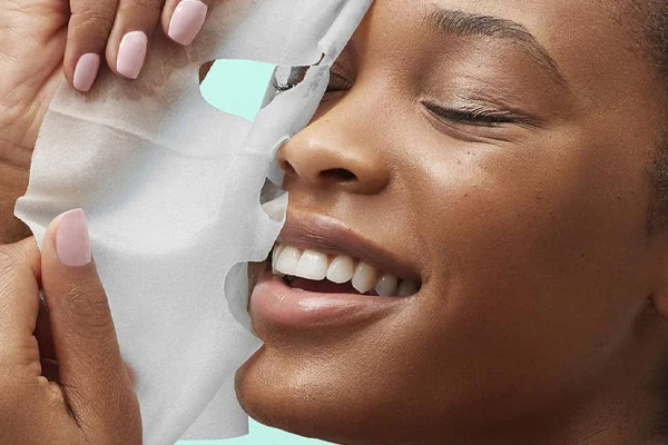 معرفی فواید و مزایا استفاده از ماسکهای ورقهای صورت