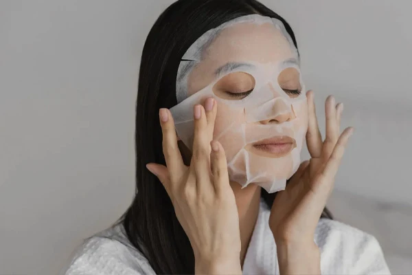 چگونه ماسک صورت ورقه‌ای متناسب با پوست خود را پیدا کنیم؟
