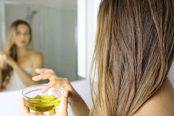 فواید بی‌نظیر روغن زیتون برای سلامت پوست و مو
